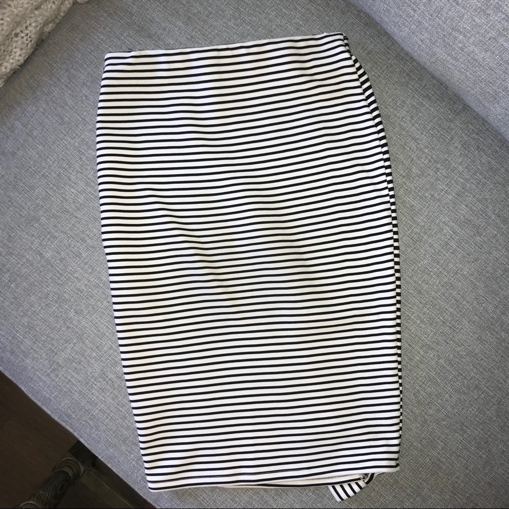 Black and White Striped Pencil Skirt - Picture 5 of 7